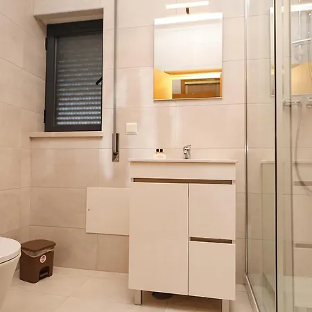 아파트 C24 - Sandy Way 3 Bed In *