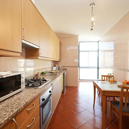C24 - Sandy Way 3 Bed In Apartment