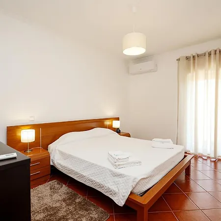 C24 - Sandy Way 3 Bed In Apartment