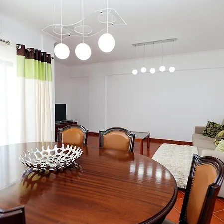 C24 - Sandy Way 3 Bed In Apartment